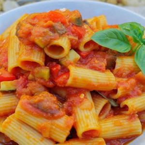 Pasta with Tomato & Basil